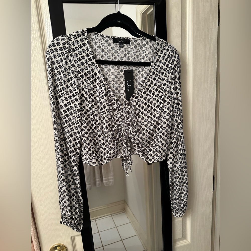 NWT lulus black and white long sleeve blouse